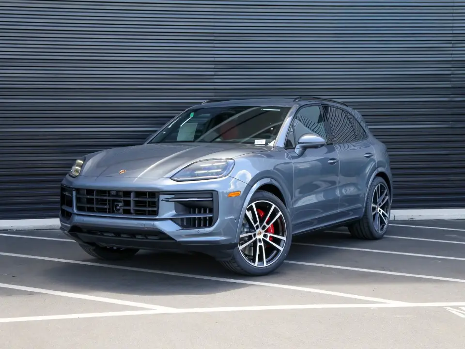 2026 Porsche Cayenne S - Photo 7