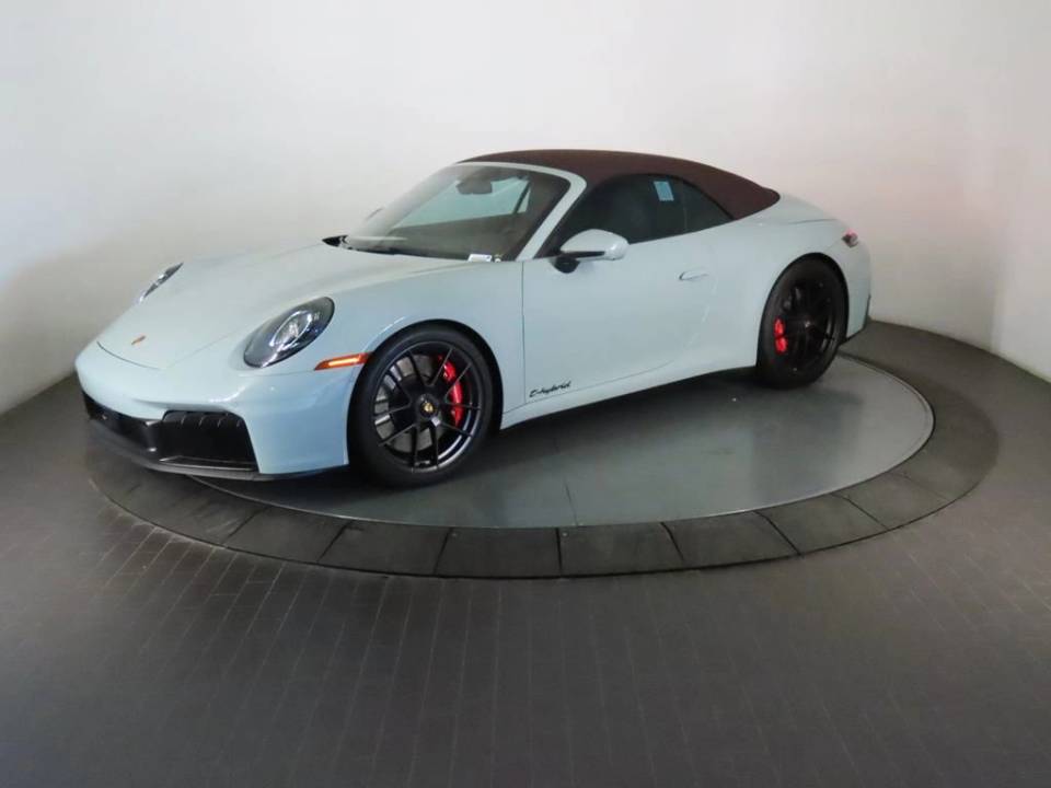 2025 Porsche 911 GTS