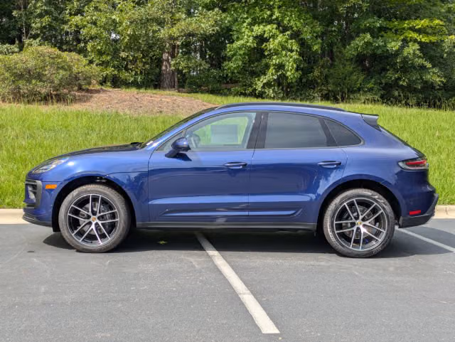 2026 Porsche Macan T - Photo 10