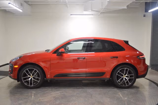 2025 Porsche Macan Base - Photo 10