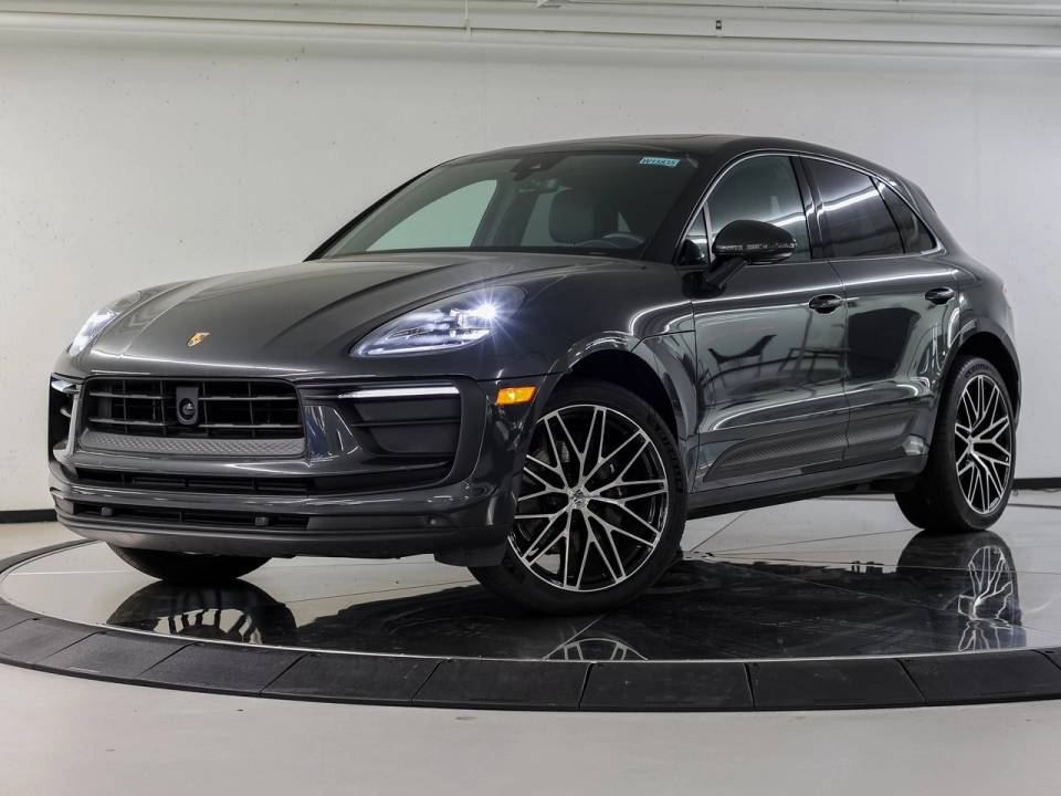 2025 Porsche Macan Base