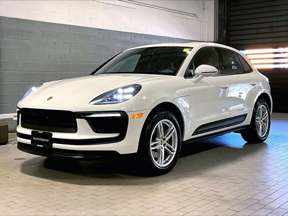2023 Porsche Macan Base