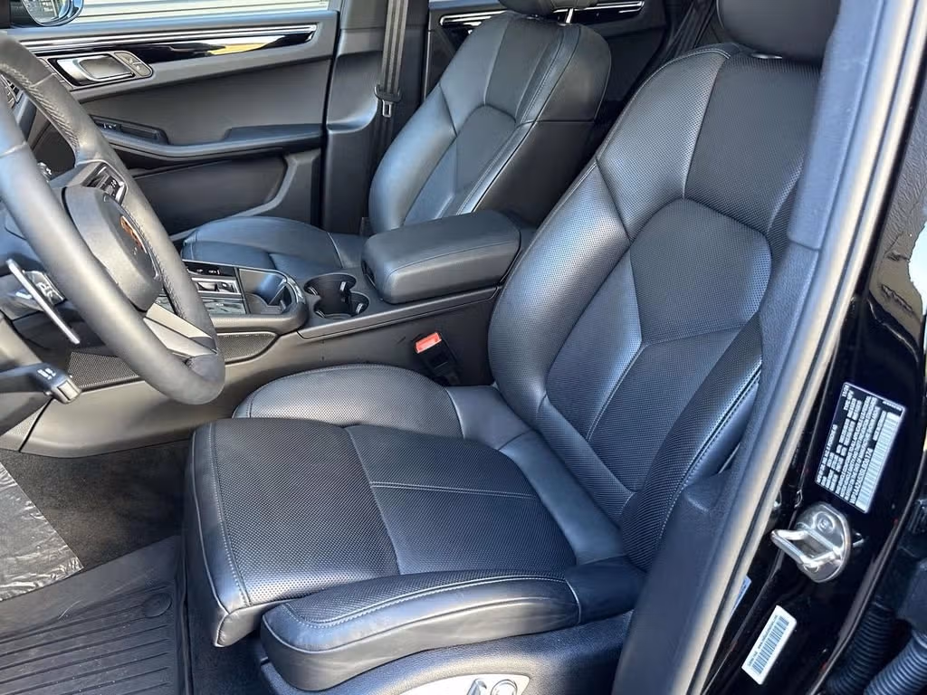 2025 Porsche Macan Base - Photo 36
