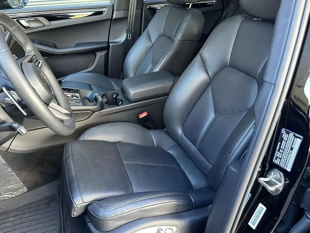 2025 Porsche Macan Base - Photo 40