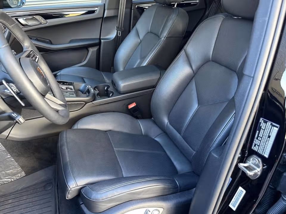 2025 Porsche Macan Base - Photo 35