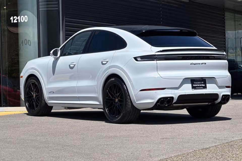 2026 Porsche Cayenne Coup GTS - Photo 19