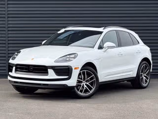 2025 Porsche Macan's photo