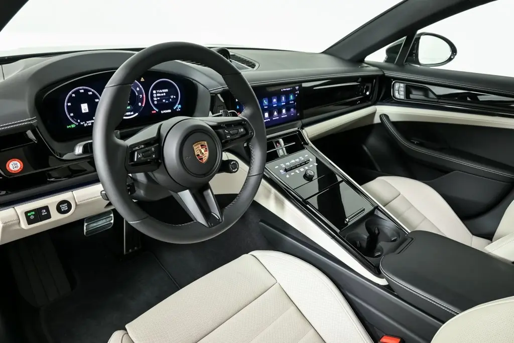 2026 Porsche Panamera 4 E-Hybrid - Photo 32