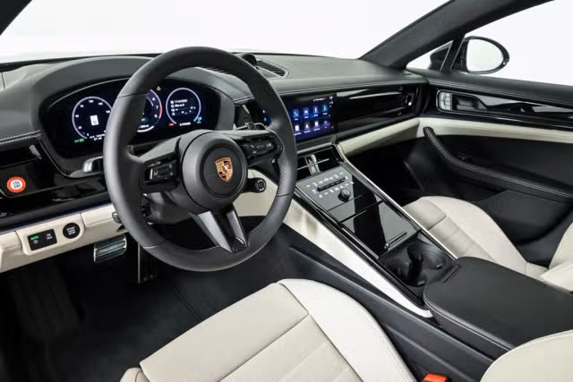 2026 Porsche Panamera 4 E-Hybrid - Photo 26