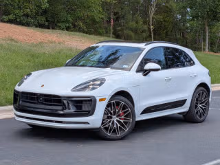 2024 Porsche Macan S's photo
