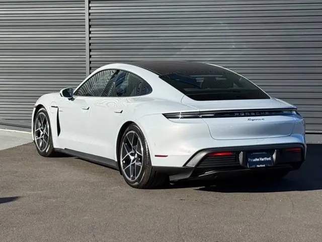 2025 Porsche Taycan Base - Photo 22