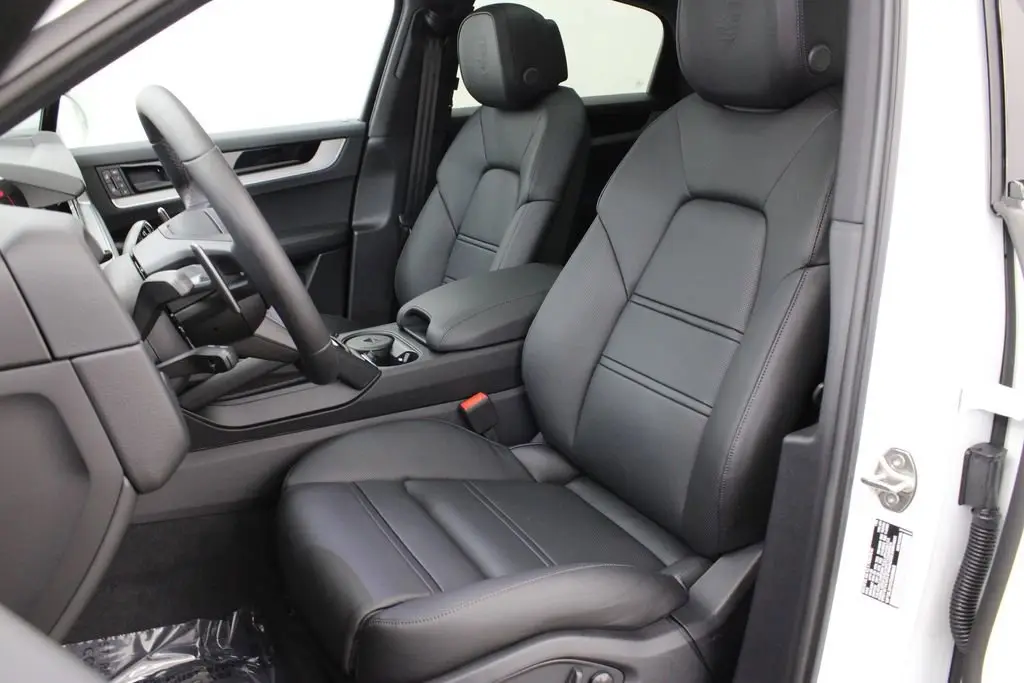 2026 Porsche Cayenne Coup S - Photo 32