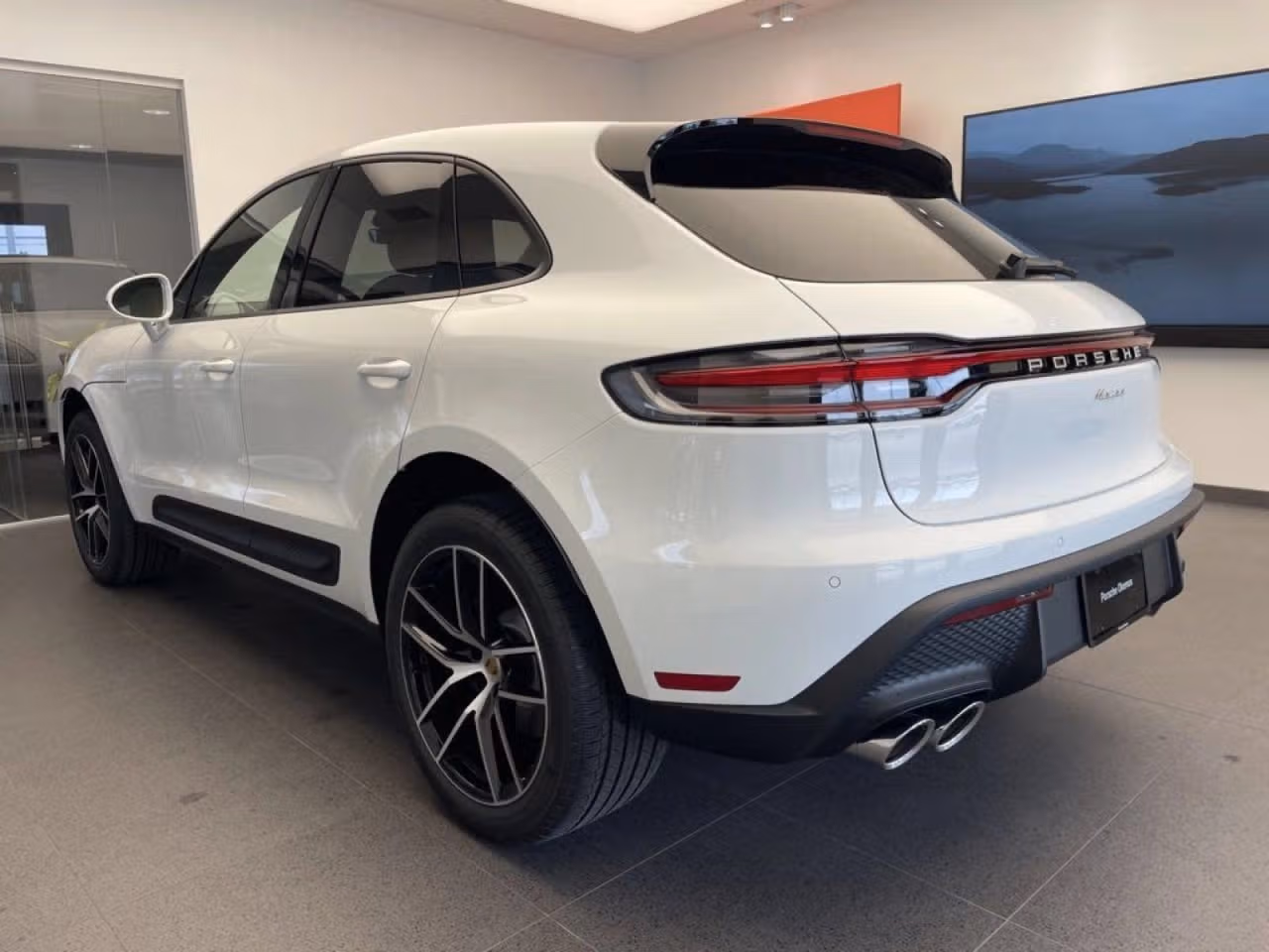 2025 Porsche Macan Base - Photo 20