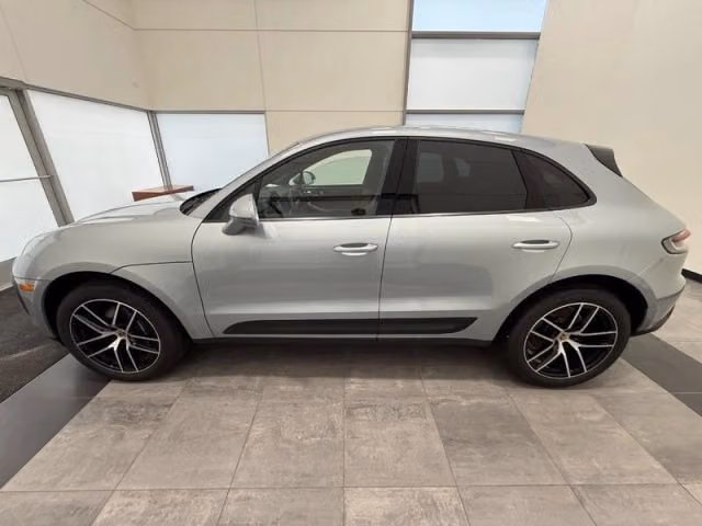 2025 Porsche Macan Base - Photo 10