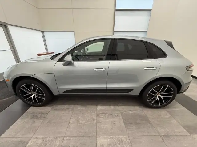 2025 Porsche Macan Base - Photo 14