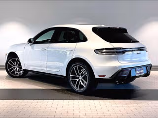 2026 Porsche Macan T - Photo 17