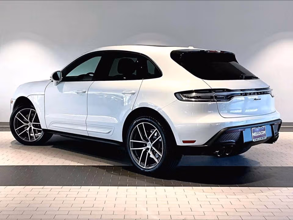 2026 Porsche Macan T - Photo 19