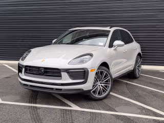 2026 Porsche Macan T's photo