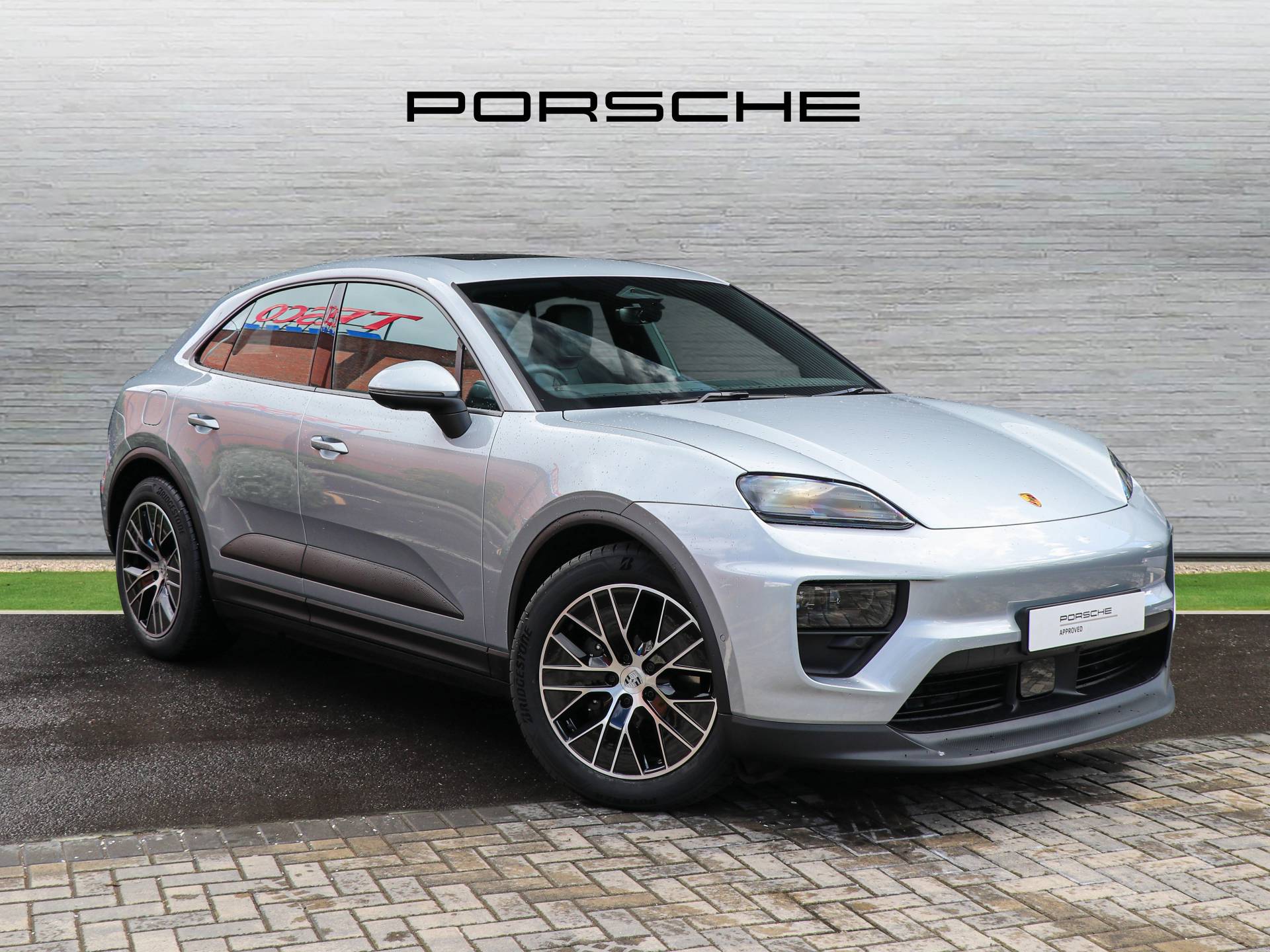 Macan 4, photo 1 of 34