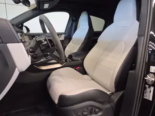 2025 Porsche Cayenne Coup GTS - Photo 37