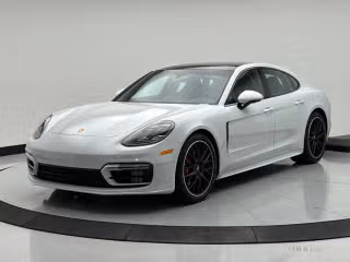 2022 Porsche Panamera GTS's photo