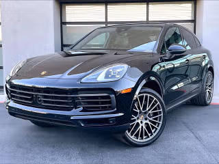 2023 Porsche Cayenne Platinum Edition's photo