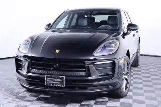 2025 Porsche Macan's photo