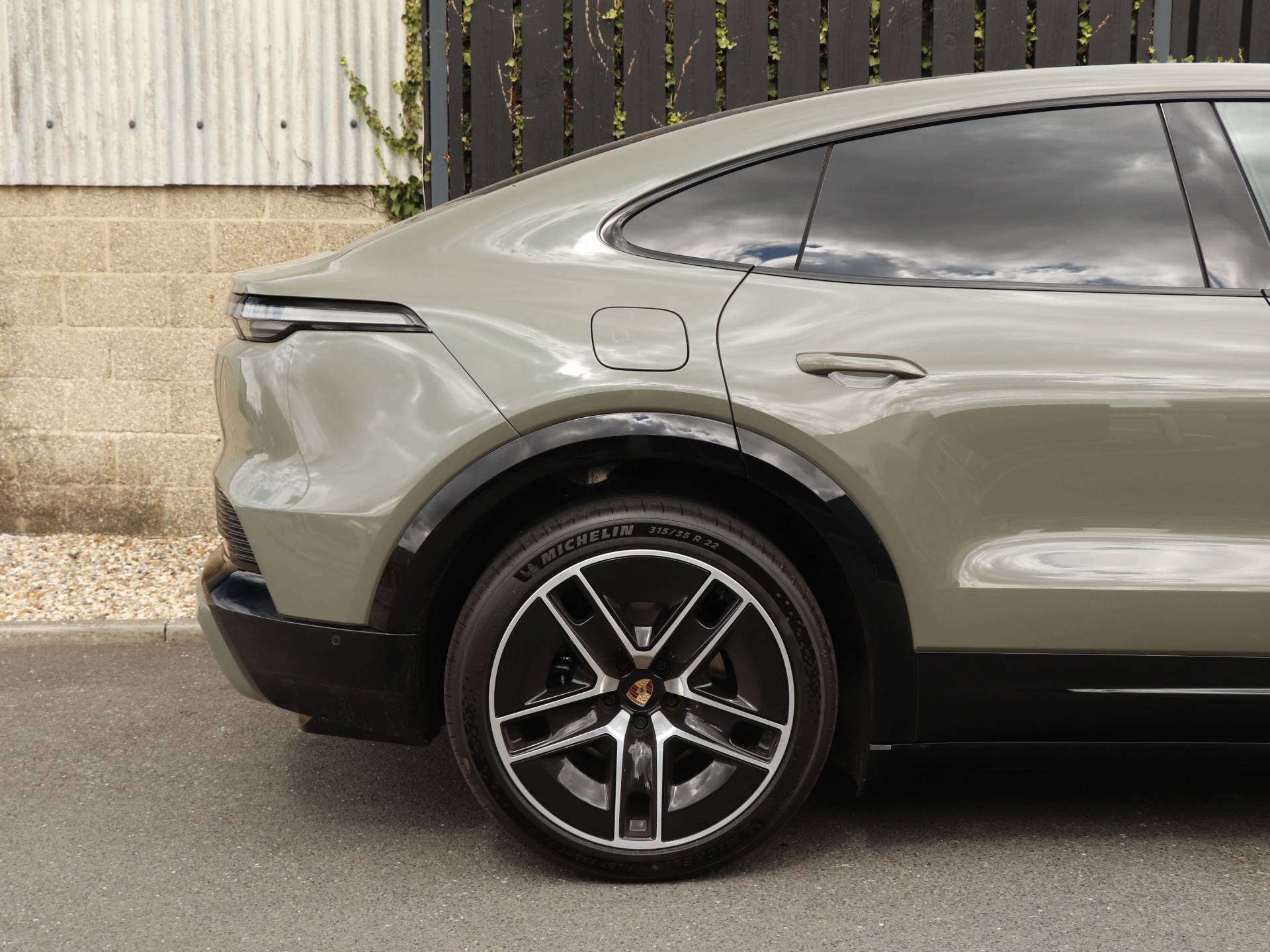 Cayenne Electric Coupé, photo 38 of 38