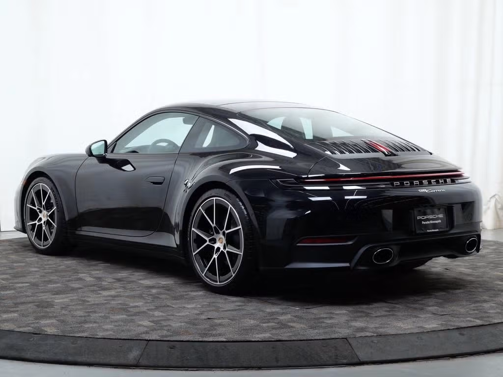 2025 Porsche 911 - Photo 20