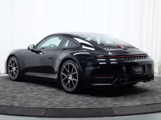 2025 Porsche 911 - Photo 17