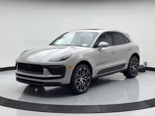 2026 Porsche Macan -'s photo