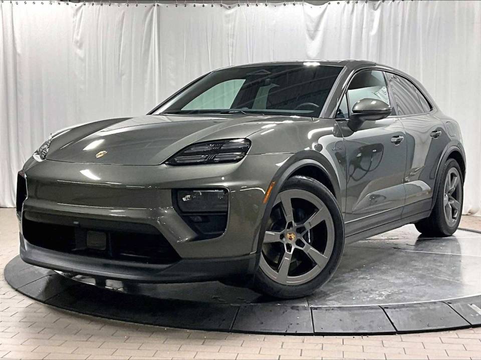 2025 Porsche Macan Base