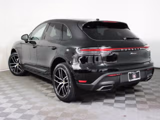 2026 Porsche Macan Base - Photo 17