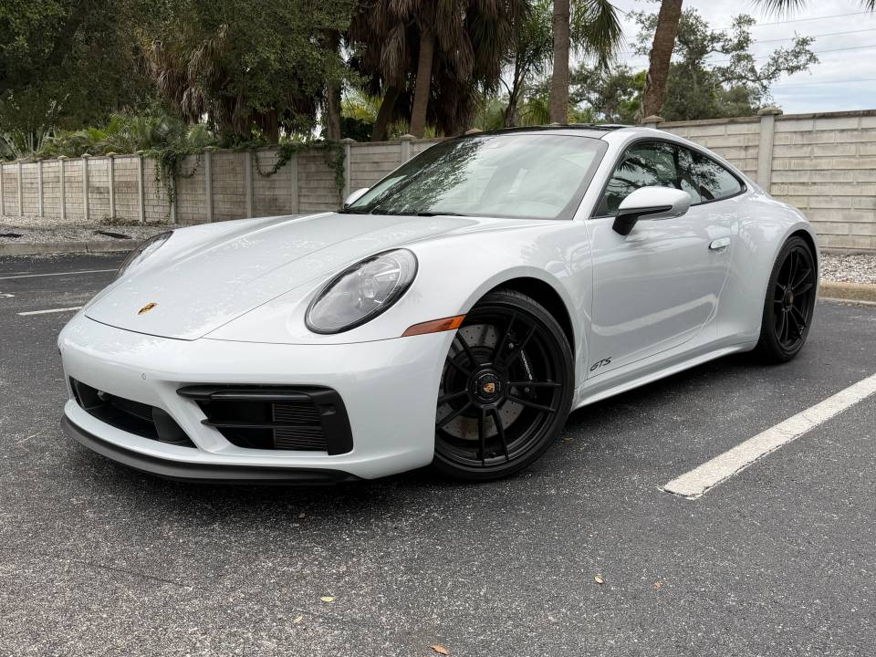 2024 Porsche 911 GTS