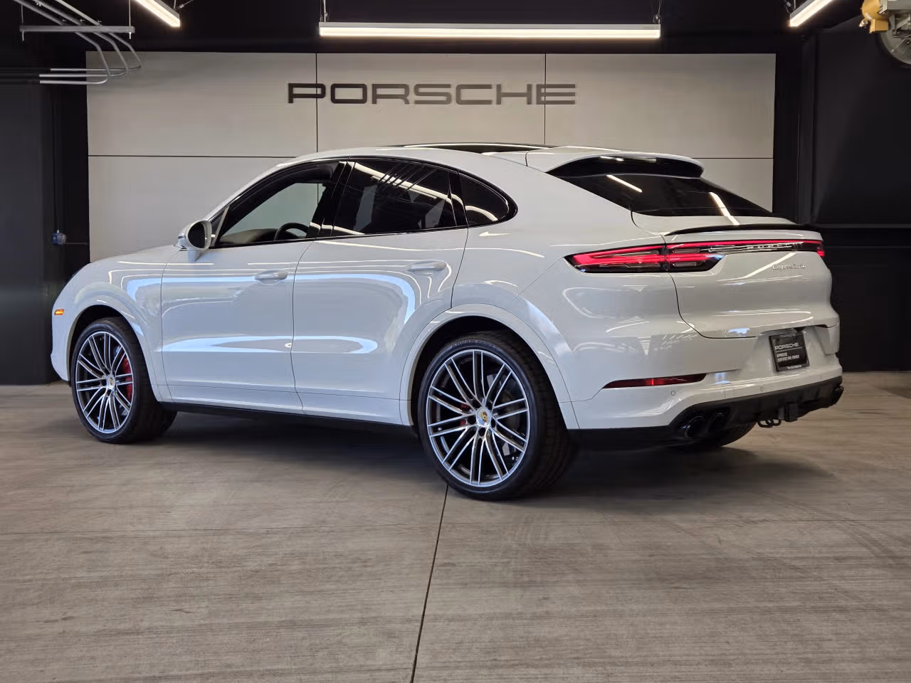 2023 Porsche Cayenne Coup Turbo - Photo 20