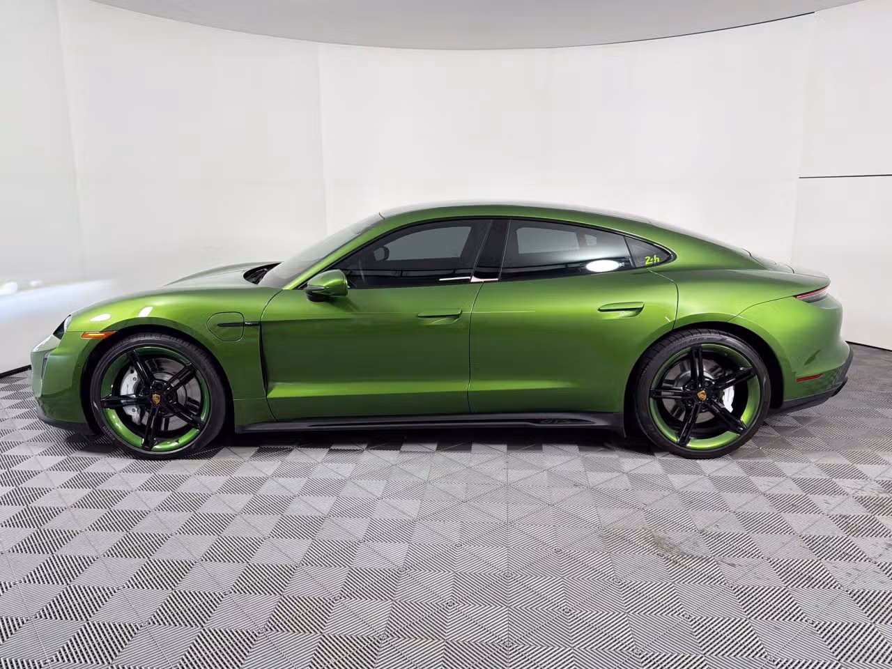 2023 Porsche Taycan 12