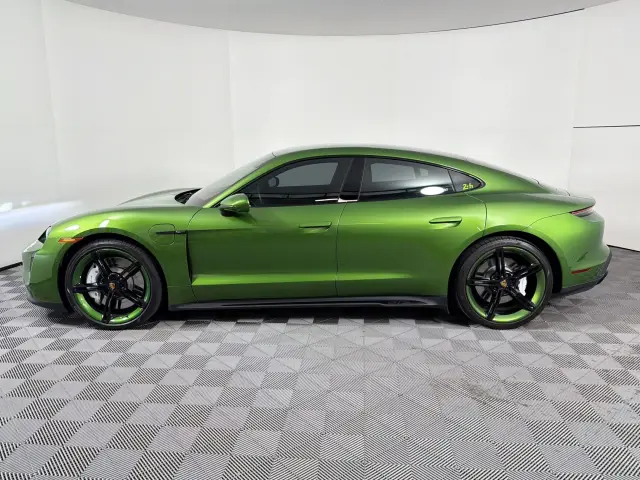 2023 Porsche Taycan 14