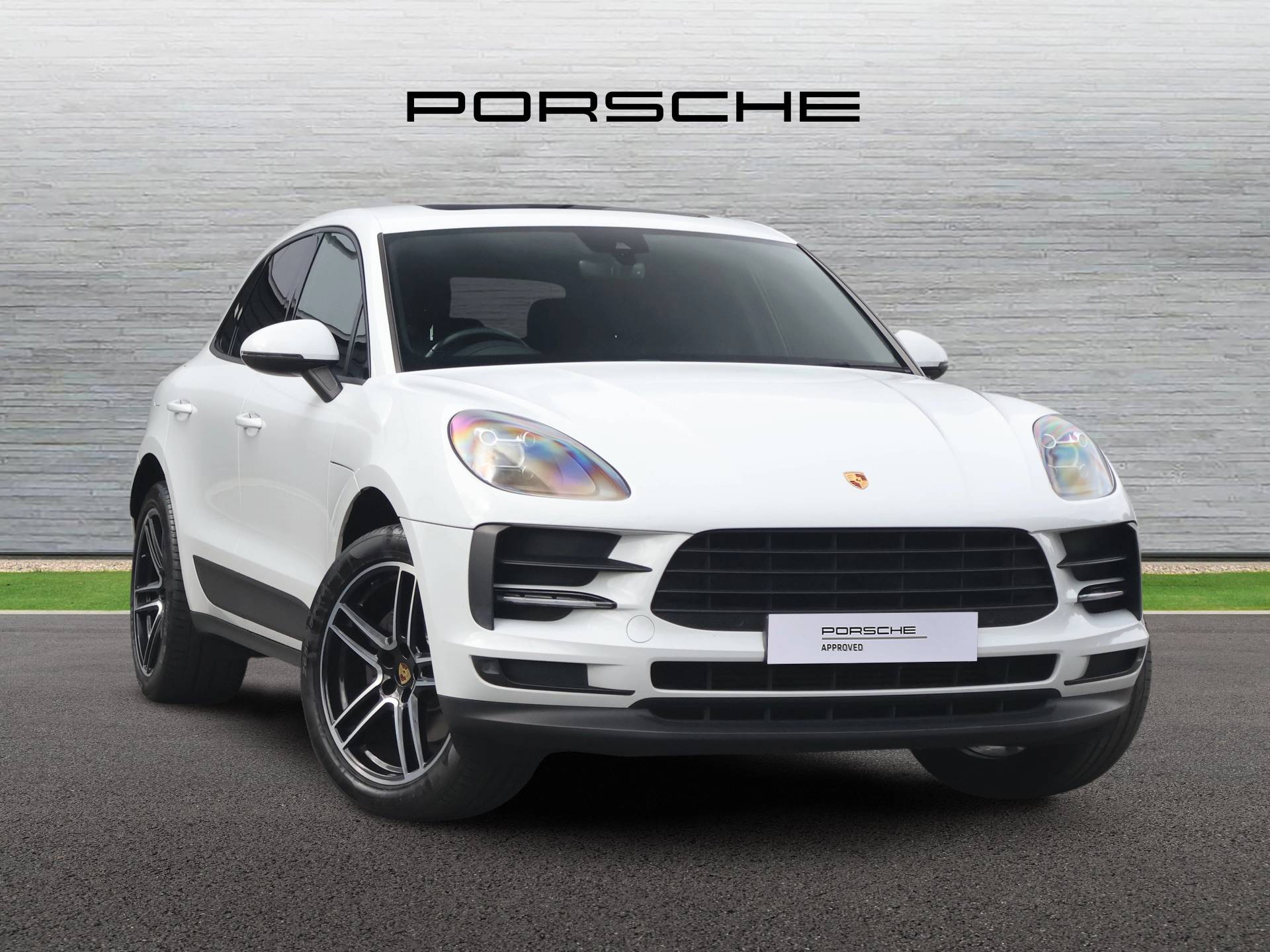 Macan, photo 1 of 32