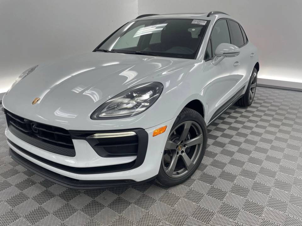 2025 Porsche Macan T