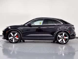 2025 Porsche Macan S - Photo 9