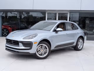 2024 Porsche Macan's photo