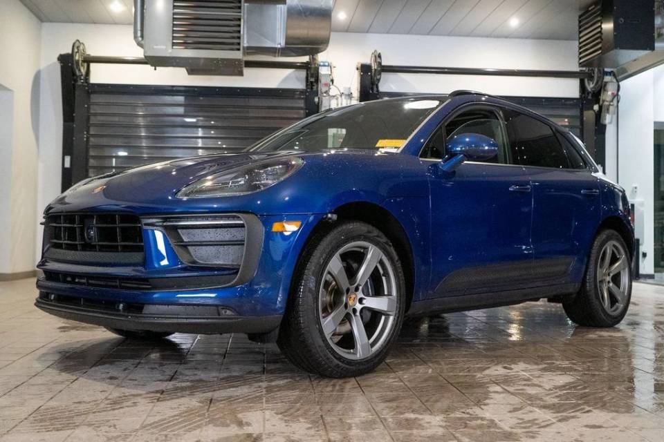 2025 Porsche Macan Base