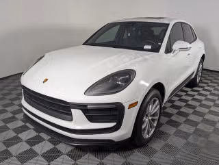 2023 Porsche Macan -'s photo