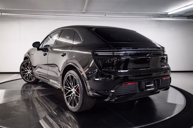 2024 Porsche Macan Turbo, photo 18