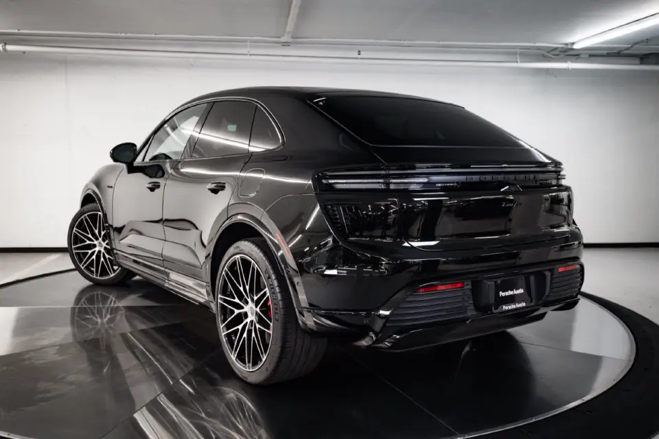 2024 Porsche Macan Turbo, photo 23