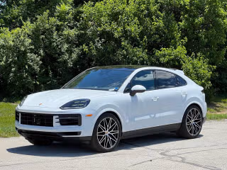 2024 Porsche Cayenne -'s photo
