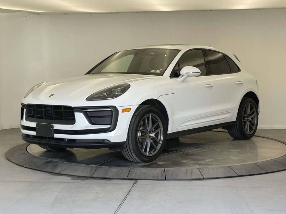 2023 Porsche Macan Base