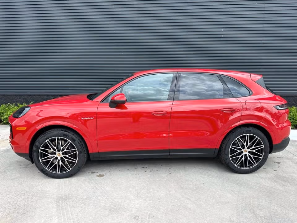 2025 Porsche Cayenne E-Hybrid - Photo 11