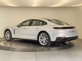 2026 Porsche Panamera Base - Photo 17
