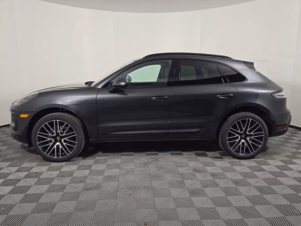 2026 Porsche Macan Base - Photo 11